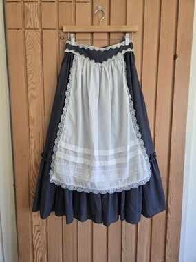 Vintage | Gunne Sax Lace Milk Maid Skirt | Navy & White